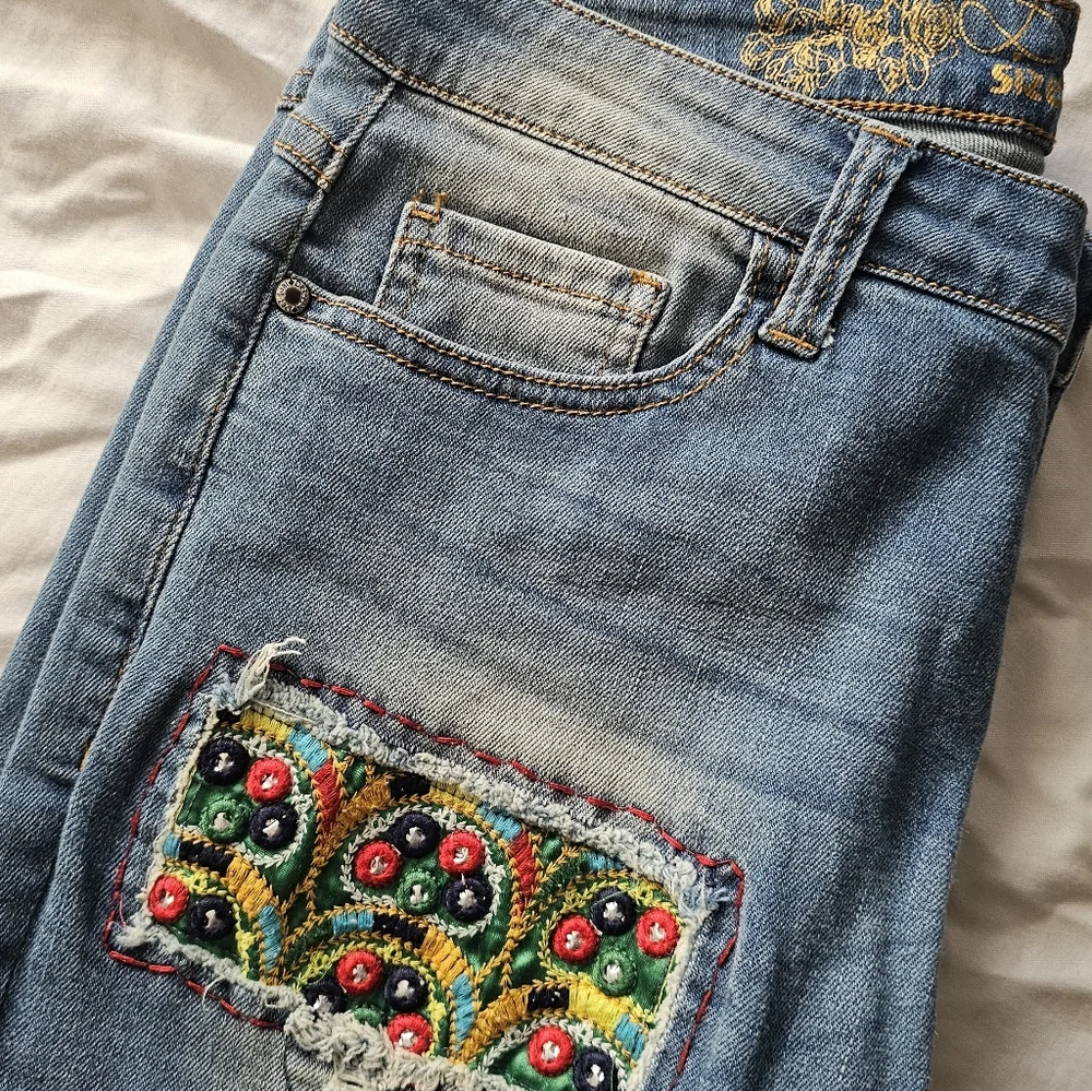 Desigual Pakaian Jada Wanita Embroidered Blue Jeans for Women - Picture 5 of 10